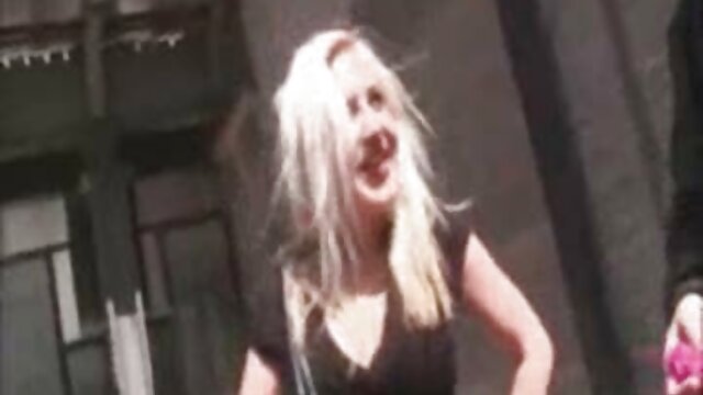 Дивовижний :  Сором'язлива Нести трахається безкоштовне порно відео в пизду і рот на громадському балконі Порнофільм 
